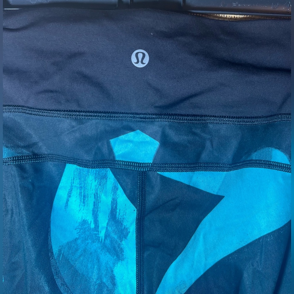 Lululemon Athletica Teal and Black Abstract Leggings
